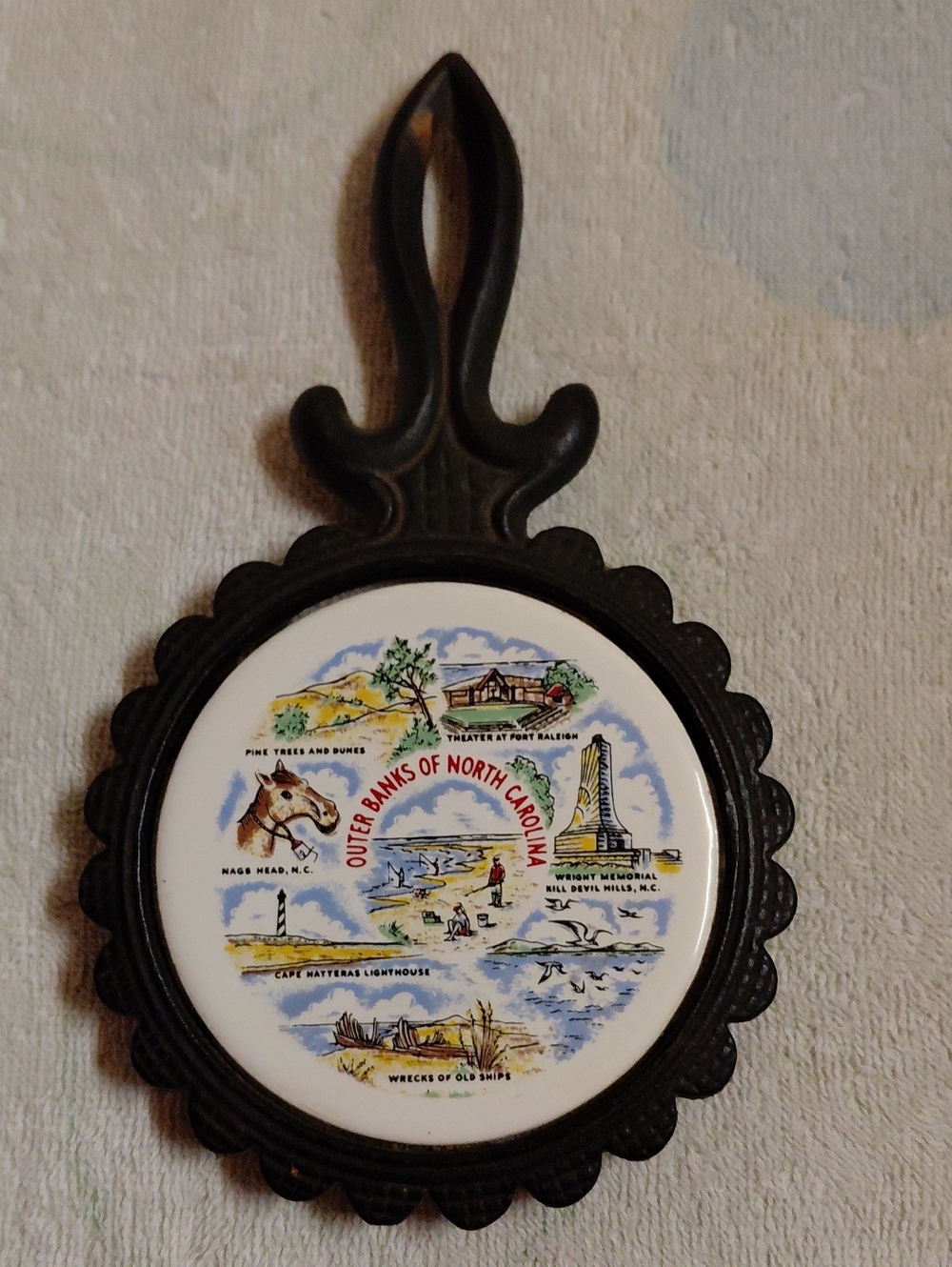 Pilkington England Vintage Outer Banks Of North Carolina Tile/Cast Iron Trivet